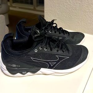 Black Mizuno Enerzy Volleyball shoes